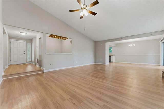 1207 Woodstream Circle NW, Acworth, GA 30102