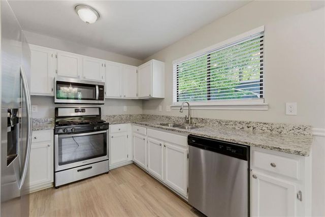 1207 Woodstream Circle NW, Acworth, GA 30102