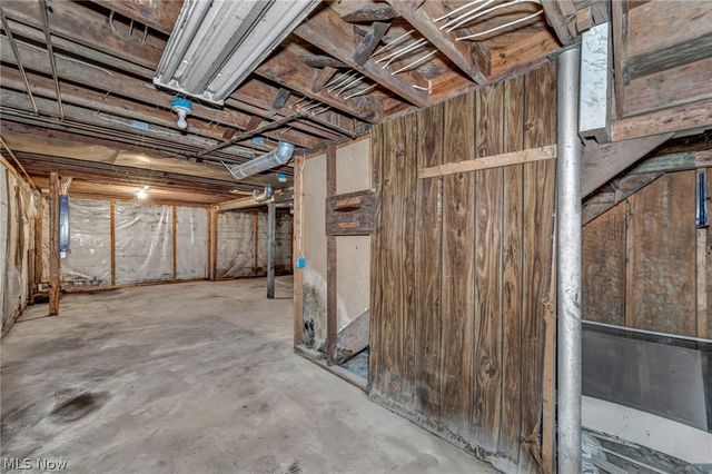 3943 Palm Avenue, Lorain, OH 44055