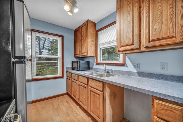 3943 Palm Avenue, Lorain, OH 44055