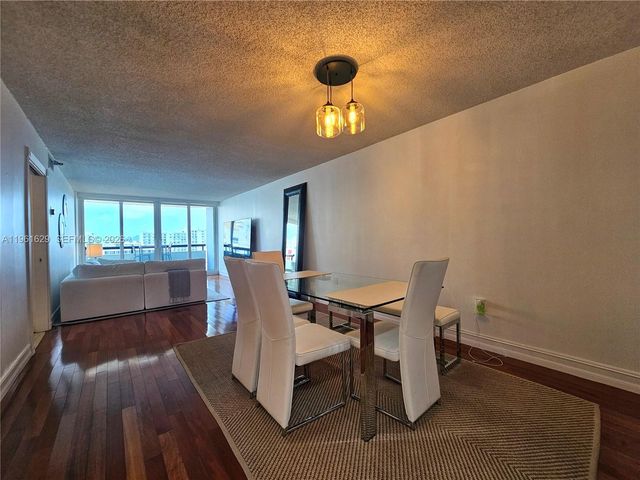 3200 Collins Ave 9-6, Miami Beach, FL 33140