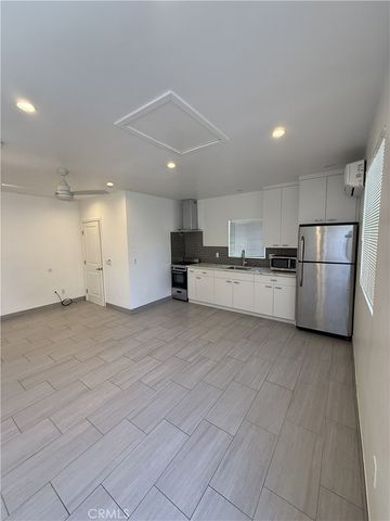 17843 Victory Blvd, Reseda, CA 91335