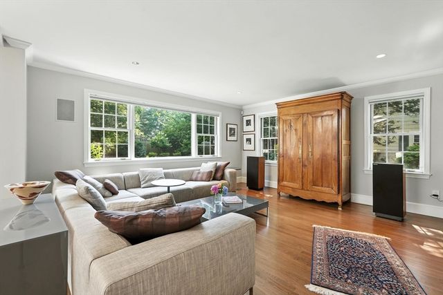 29 Englewood Rd, Longmeadow, MA 01106