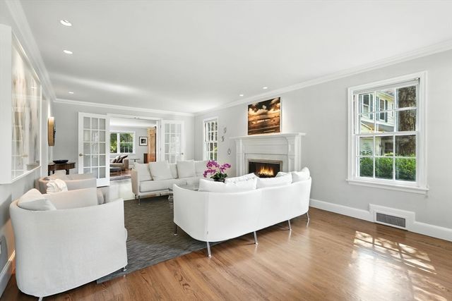 29 Englewood Rd, Longmeadow, MA 01106
