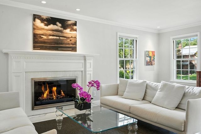29 Englewood Rd, Longmeadow, MA 01106