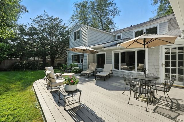 29 Englewood Rd, Longmeadow, MA 01106