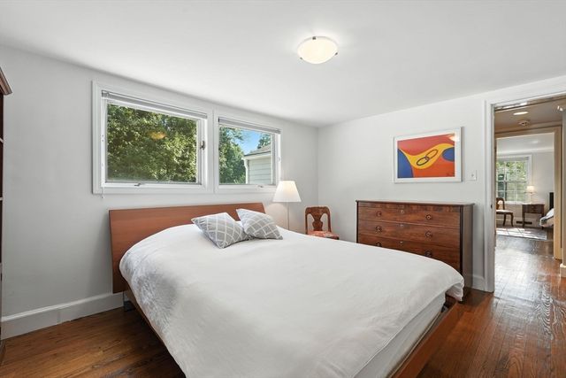 29 Englewood Rd, Longmeadow, MA 01106