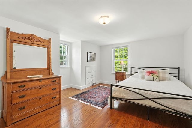 29 Englewood Rd, Longmeadow, MA 01106