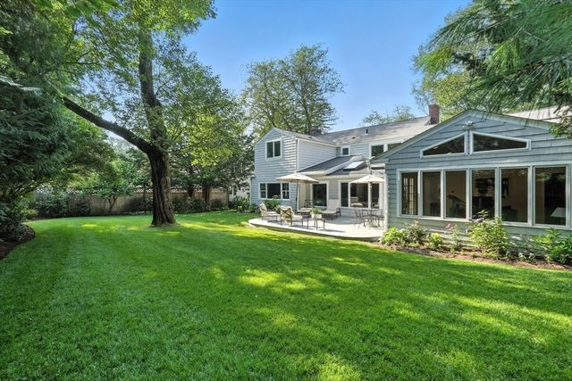 29 Englewood Rd, Longmeadow, MA 01106