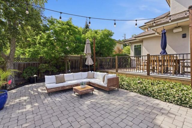 496 Summit Drive, Redwood City, CA 94062