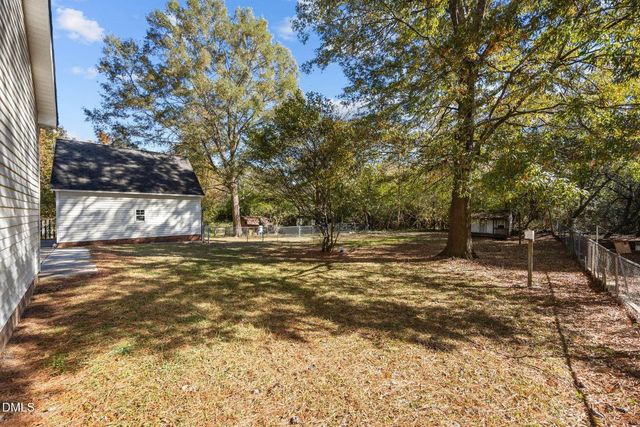 112 S Lakeside Drive, Smithfield, NC 27577