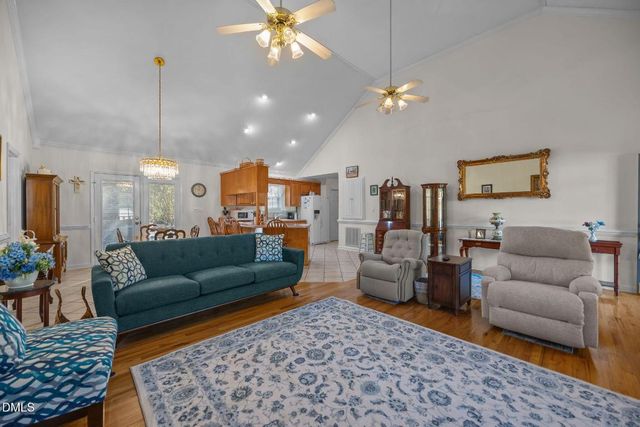 112 S Lakeside Drive, Smithfield, NC 27577