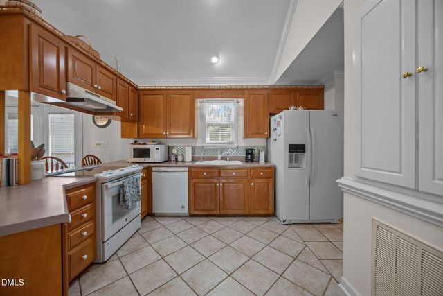 112 S Lakeside Drive, Smithfield, NC 27577