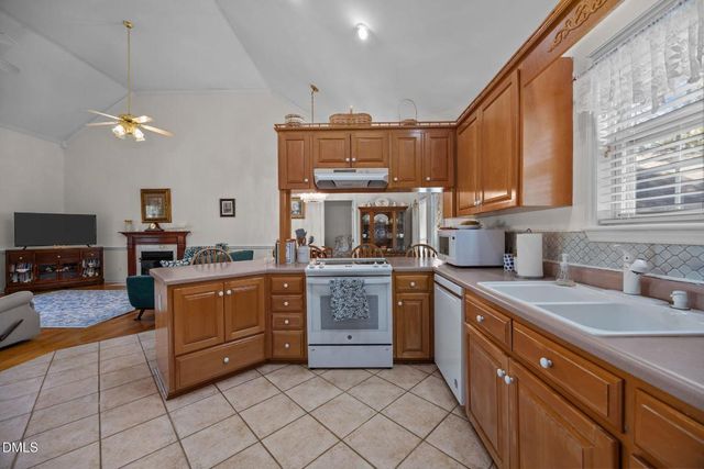 112 S Lakeside Drive, Smithfield, NC 27577