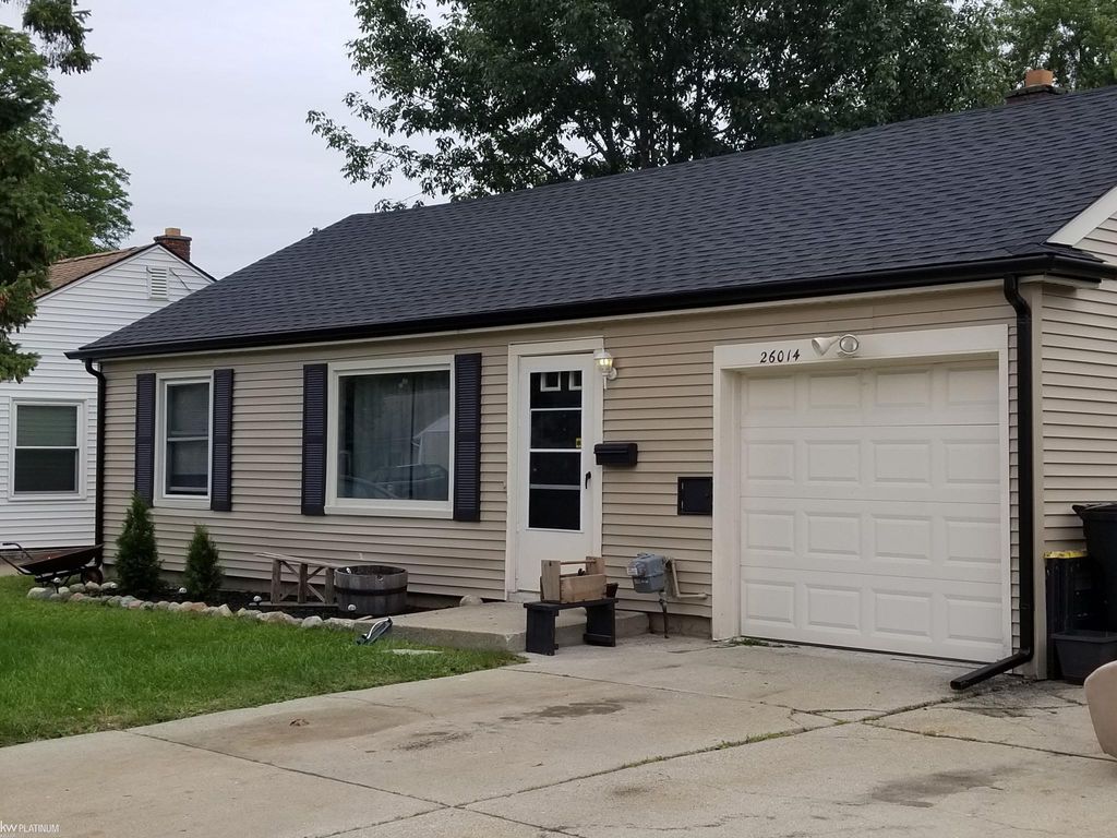 26014 Waldorf Street, Roseville, MI 48066
