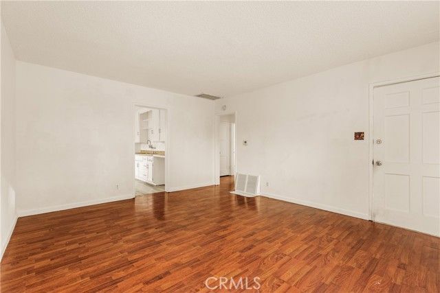 6916 Wystone Avenue, Reseda (los Angeles), CA 91335