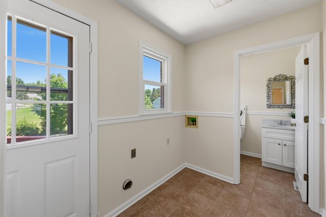 312 Castle Boulevard, Paris, KY 40361