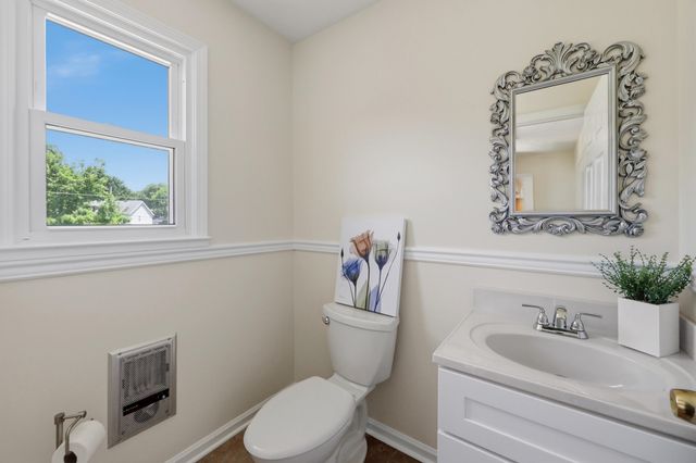 312 Castle Boulevard, Paris, KY 40361