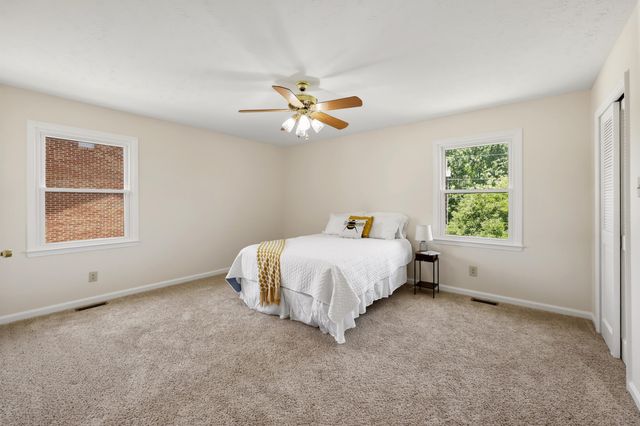 312 Castle Boulevard, Paris, KY 40361