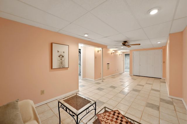 312 Castle Boulevard, Paris, KY 40361