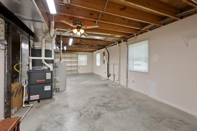 312 Castle Boulevard, Paris, KY 40361