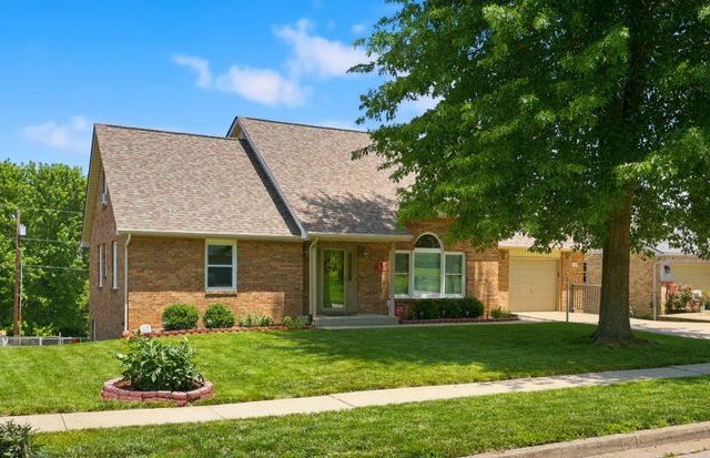 312 Castle Boulevard, Paris, KY 40361