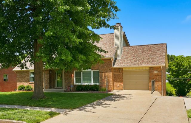 312 Castle Boulevard, Paris, KY 40361
