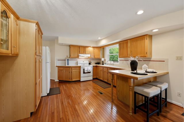 312 Castle Boulevard, Paris, KY 40361