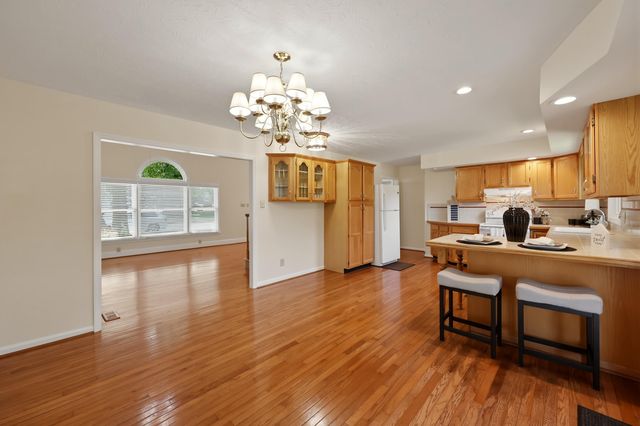 312 Castle Boulevard, Paris, KY 40361