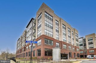 100 Saint Ives Pl Apt 208, Oxon Hill, MD 20745