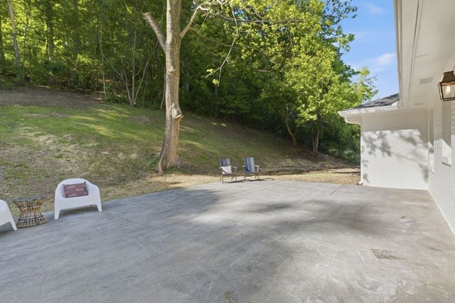 6538 Rolling Fork Dr, Nashville, TN 37205