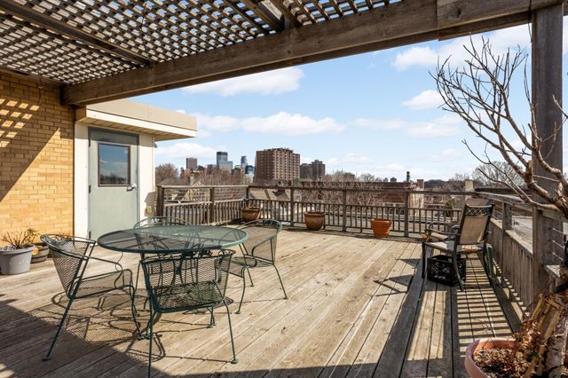 1912 Dupont Avenue S 405, Minneapolis, MN 55403