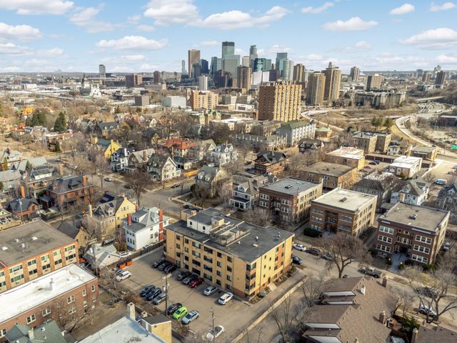 1912 Dupont Avenue S 405, Minneapolis, MN 55403