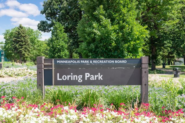 1912 Dupont Avenue S 405, Minneapolis, MN 55403