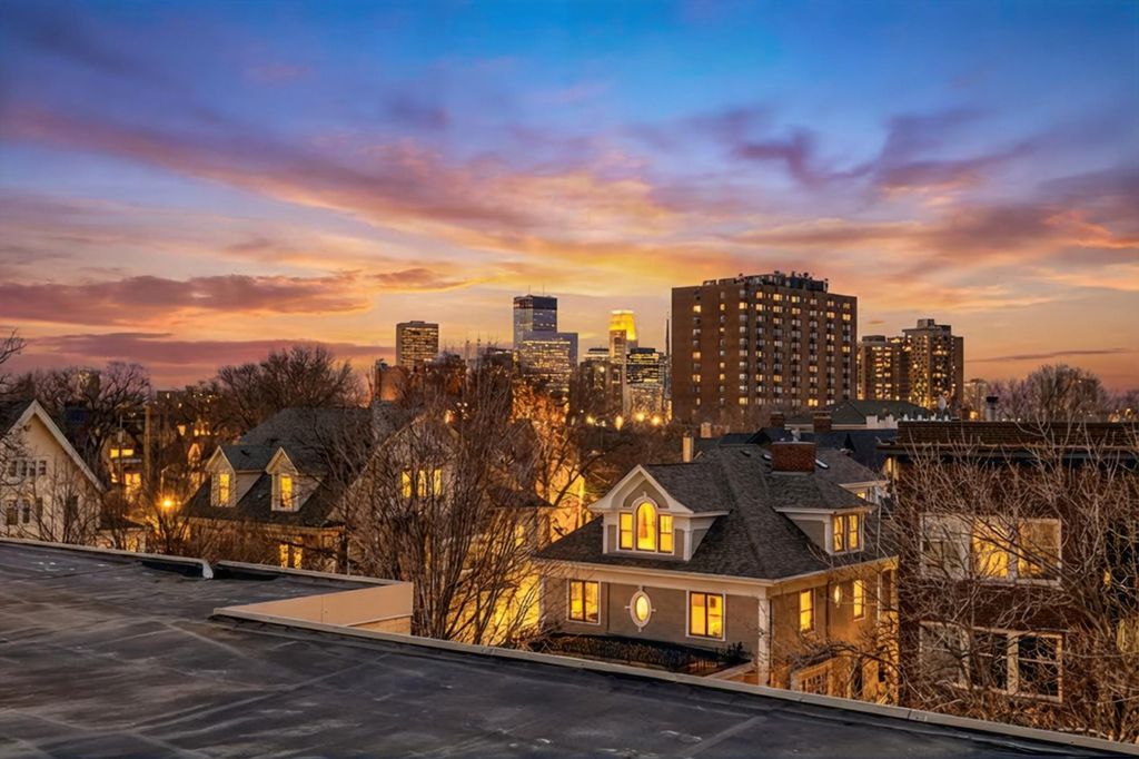 1912 Dupont Avenue S 405, Minneapolis, MN 55403