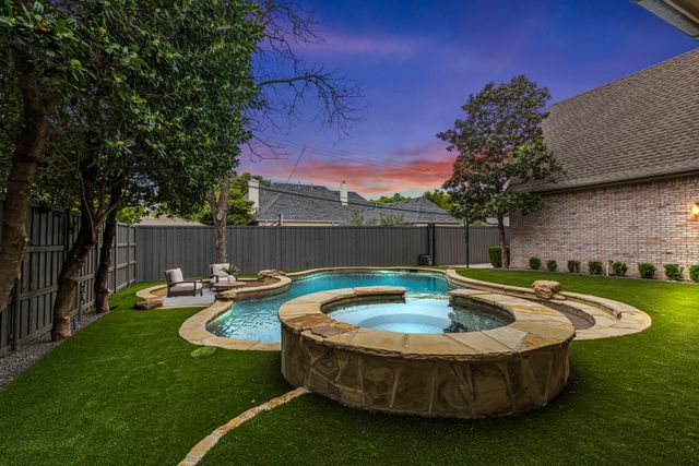 6828 Chevy Chase Avenue, Dallas, TX 75225