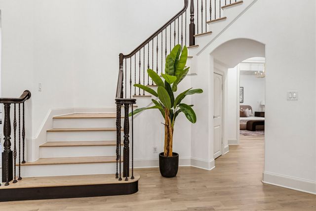 6828 Chevy Chase Avenue, Dallas, TX 75225