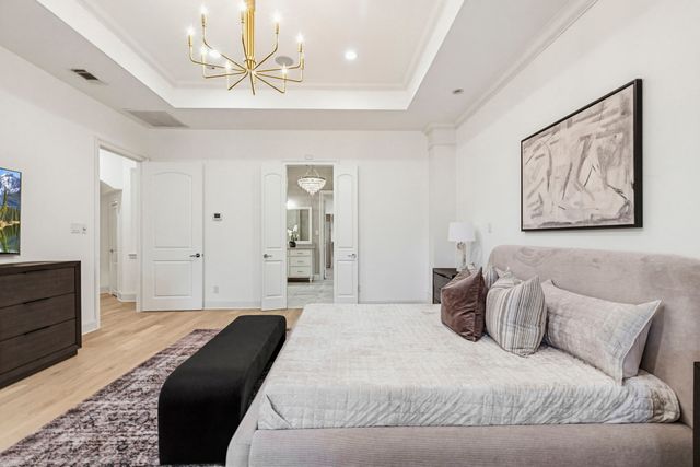 6828 Chevy Chase Avenue, Dallas, TX 75225