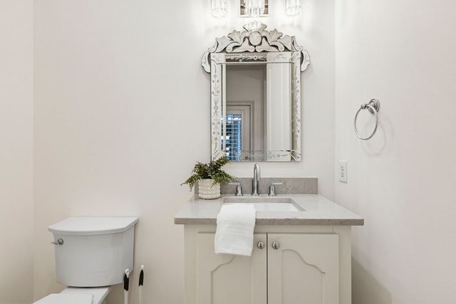 6828 Chevy Chase Avenue, Dallas, TX 75225