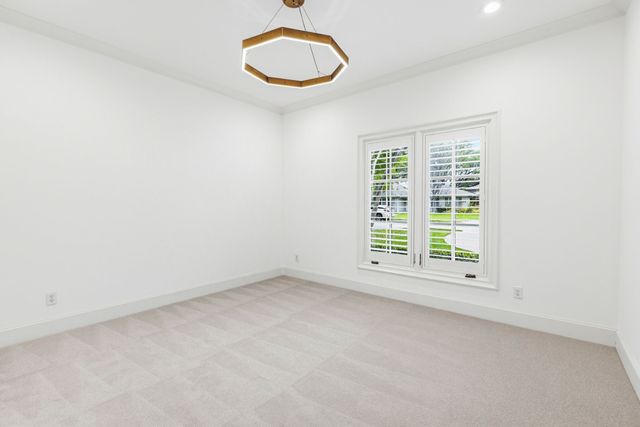 6828 Chevy Chase Avenue, Dallas, TX 75225