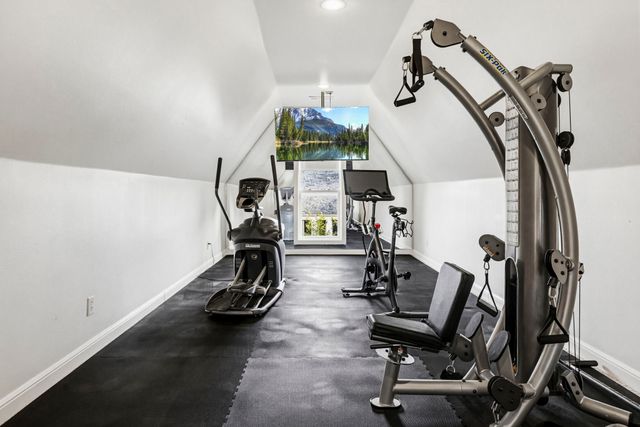 6828 Chevy Chase Avenue, Dallas, TX 75225