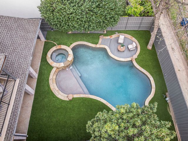 6828 Chevy Chase Avenue, Dallas, TX 75225