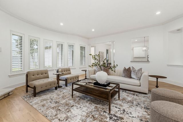 6828 Chevy Chase Avenue, Dallas, TX 75225