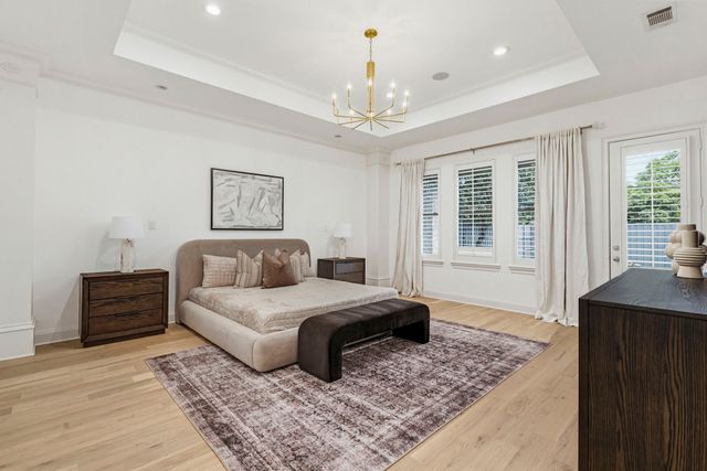 6828 Chevy Chase Avenue, Dallas, TX 75225