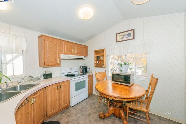 56 Horseshoe Ln., Weaverville, CA 96093