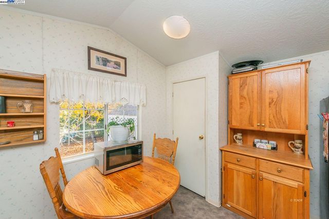 56 Horseshoe Ln., Weaverville, CA 96093