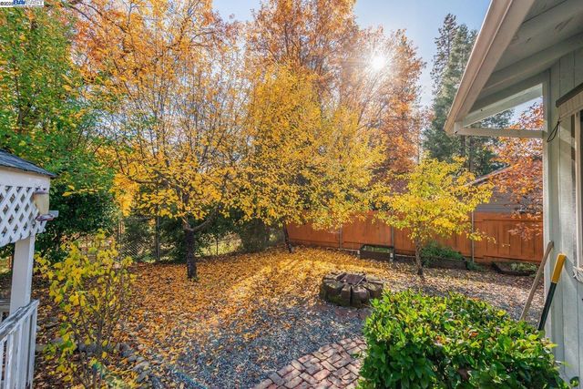 56 Horseshoe Ln., Weaverville, CA 96093