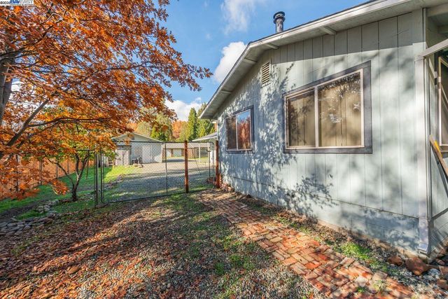 56 Horseshoe Ln., Weaverville, CA 96093