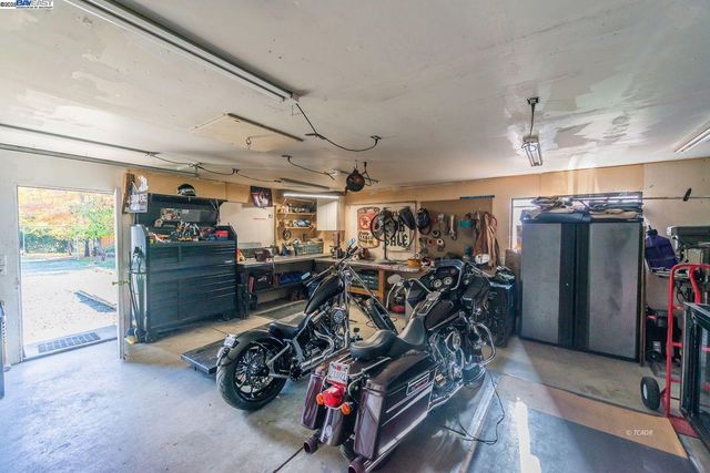 56 Horseshoe Ln., Weaverville, CA 96093