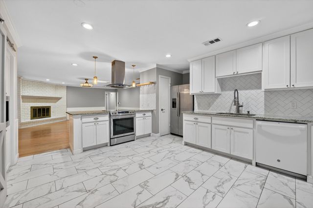 1205 Edgefield Drive, Plano, TX 75075
